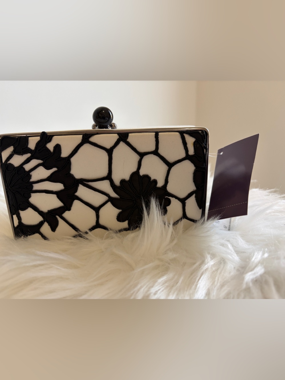 Enzo Angiolini Black and White Floral Frame Clasp Evening Clutch - Picture 4 of 10